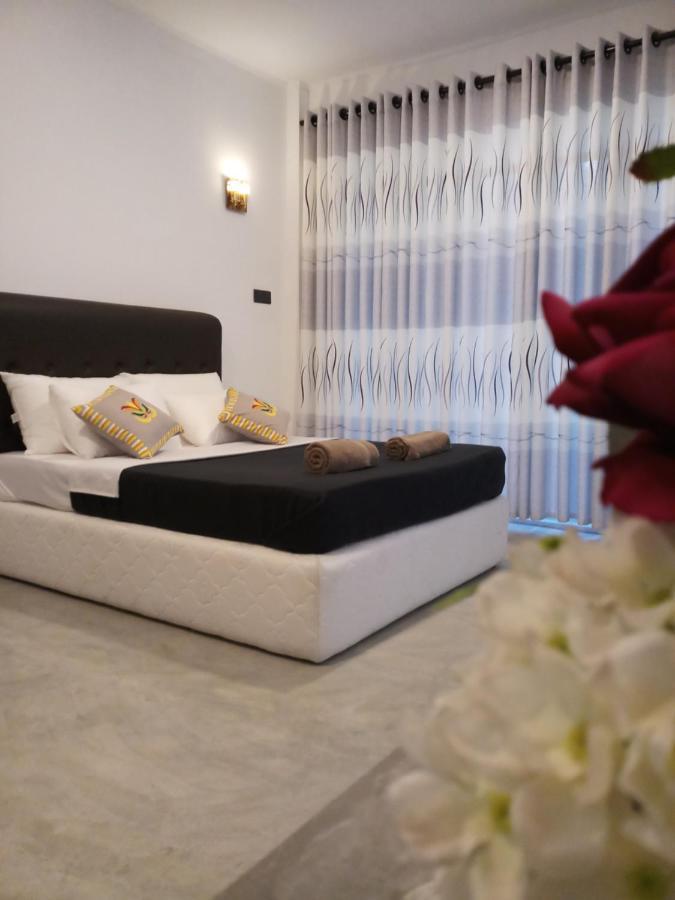 אלה Blossom Inn מראה חיצוני תמונה