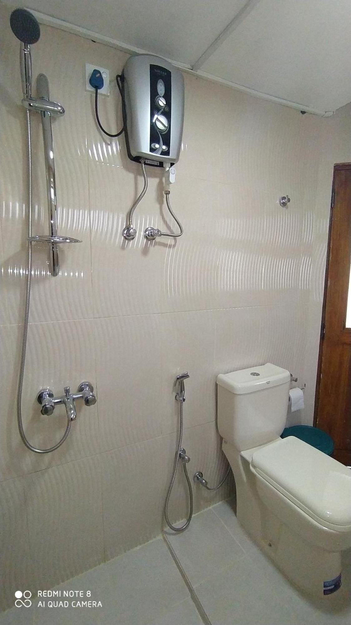 אלה Blossom Inn מראה חיצוני תמונה